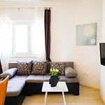 Zadar, The Florens - Near The With The New Pool & Garden, Bbq And Kids Playground * 자다르