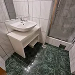 Zadar, The Florens - Near The With The New Pool & Garden, Bbq And Kids Playground 아파트 *