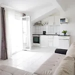 아파트 Zadar, The Florens - Near The With The New Pool & Garden, Bbq And Kids Playground