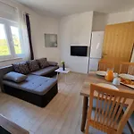 아파트 Zadar, The Florens - Near The With The New Pool & Garden, Bbq And Kids Playground *