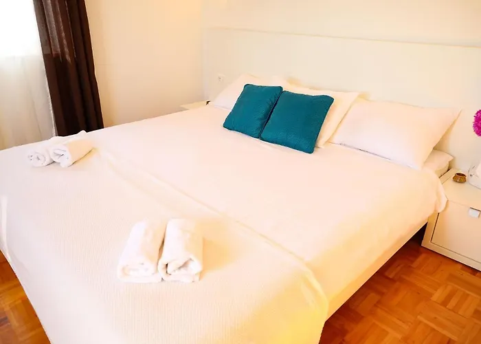 Lejlighed Zadar, The Florens - Near The With The New Pool & Garden, Bbq And Kids Playground
