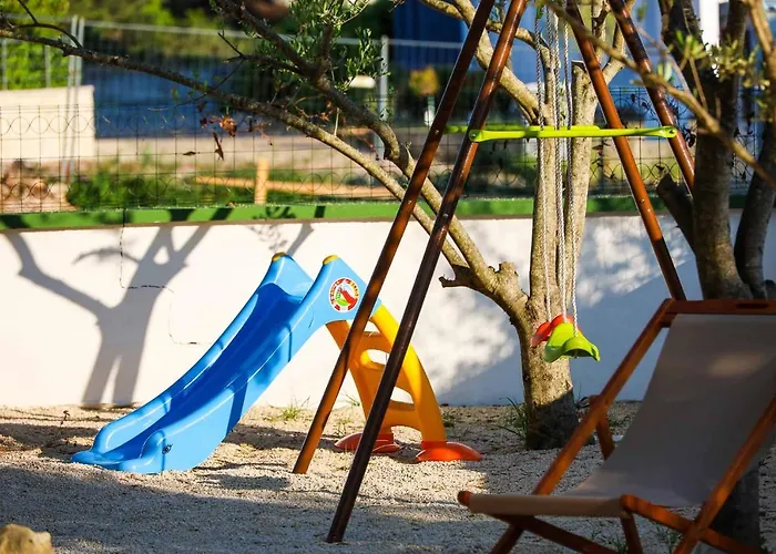 Lejlighed Zadar, The Florens - Near The With The New Pool & Garden, Bbq And Kids Playground