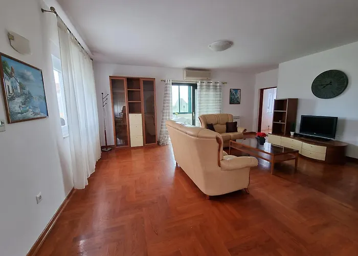 Zadar, The Florens - Near The With The New Pool & Garden, Bbq And Kids Playground Apartment *