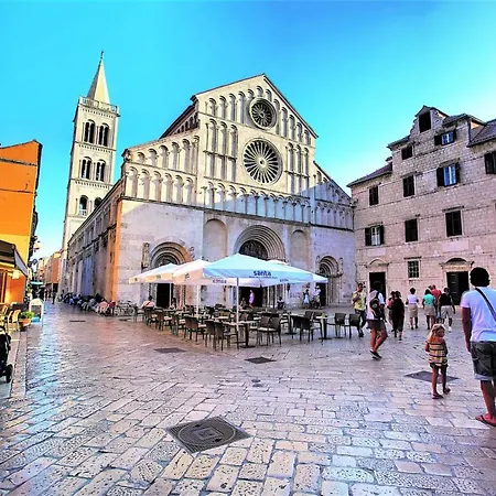 Appartement Zadar, The Florens - Near The With The New Pool & Garden, Bbq And Kids Playground *