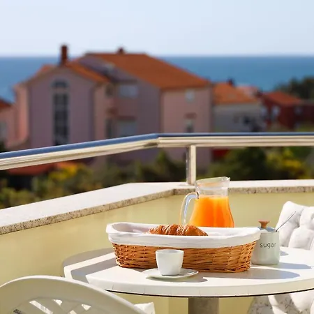 Zadar, The Florens - Near The With The New Pool & Garden, Bbq And Kids Playground *
