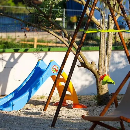 Apartmán Zadar, The Florens - Near The With The New Pool & Garden, Bbq And Kids Playground