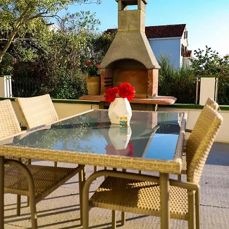 דירה Zadar, The Florens - Near The With The New Pool & Garden, Bbq And Kids Playground