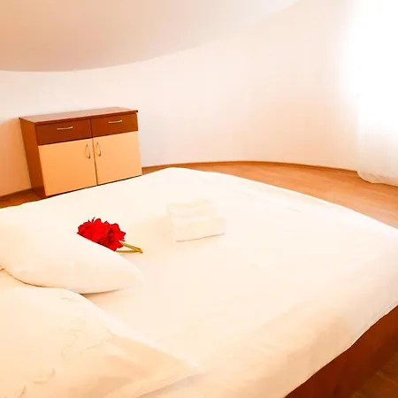 Zadar, The Florens - Near The With The New Pool & Garden, Bbq And Kids Playground Zadar