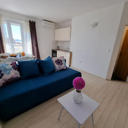 Zadar, The Florens - Near The With The New Pool & Garden, Bbq And Kids Playground Apartment *