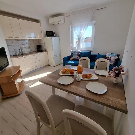 Zadar, The Florens - Near The With The New Pool & Garden, Bbq And Kids Playground Apartment