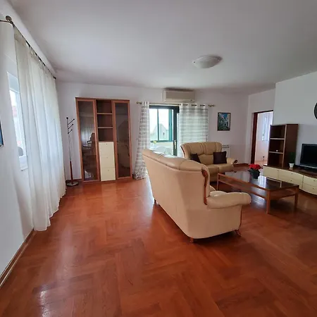 Zadar, The Florens - Near The With The New Pool & Garden, Bbq And Kids Playground Apartment *