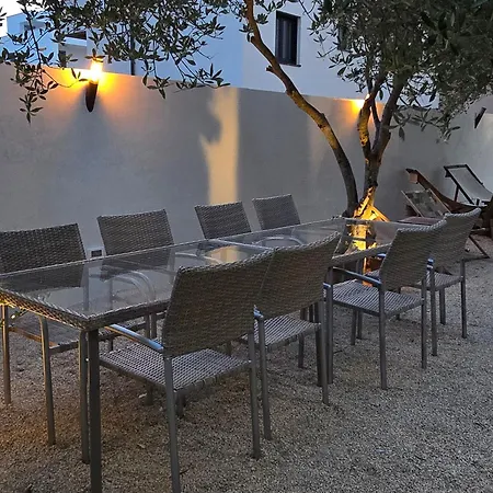 Zadar, The Florens - Near The With The New Pool & Garden, Bbq And Kids Playground アパート ザダル