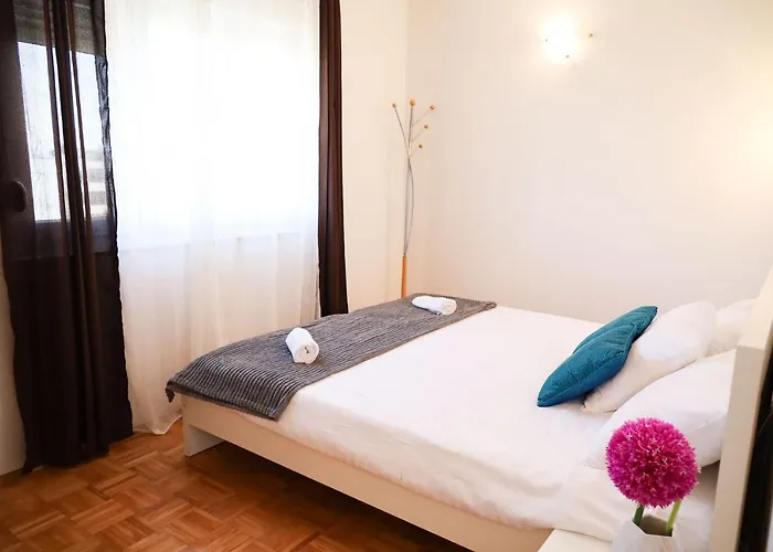 Zadar, The Florens - Near The With The New Pool & Garden, Bbq And Kids Playground Appartement *