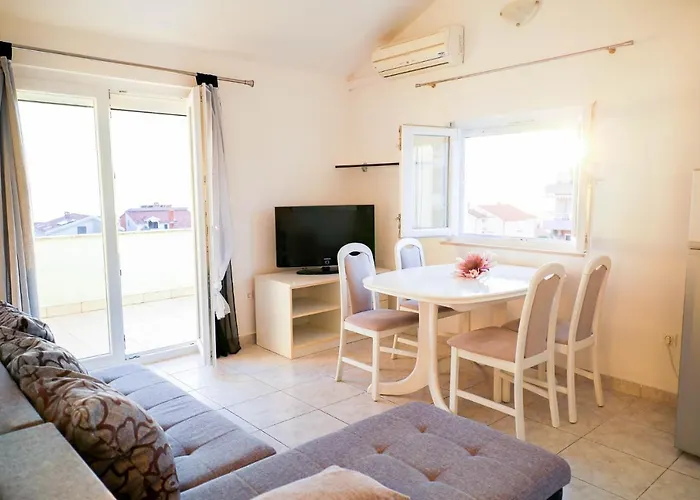 Zadar, The Florens - Near The With The New Pool & Garden, Bbq And Kids Playground Appartement *