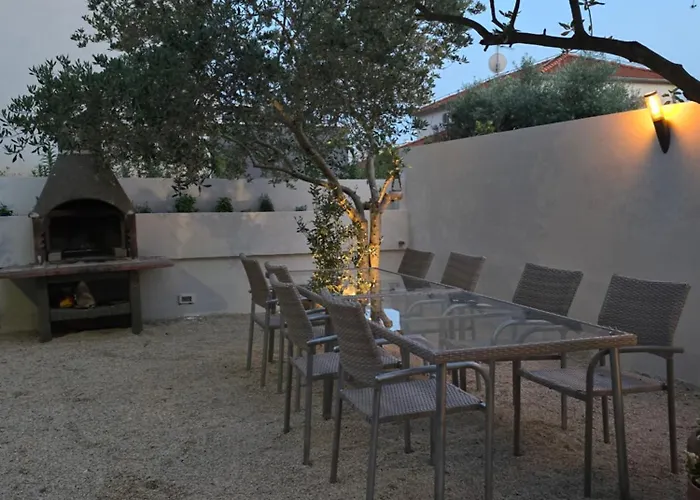 Appartement Zadar, The Florens - Near The With The New Pool & Garden, Bbq And Kids Playground *