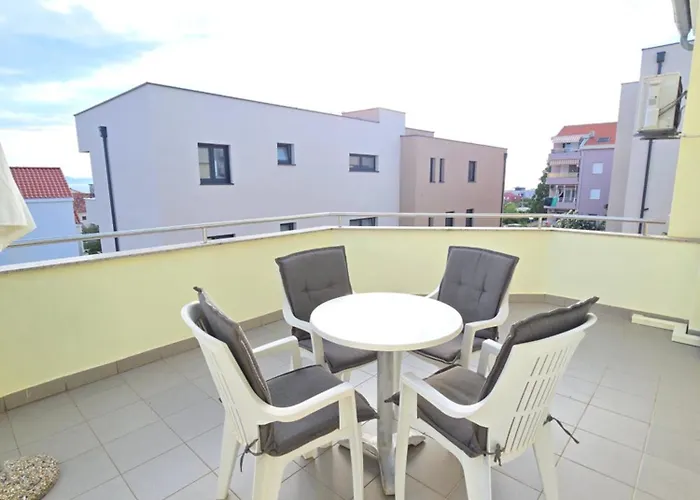 Appartement Zadar, The Florens - Near The With The New Pool & Garden, Bbq And Kids Playground