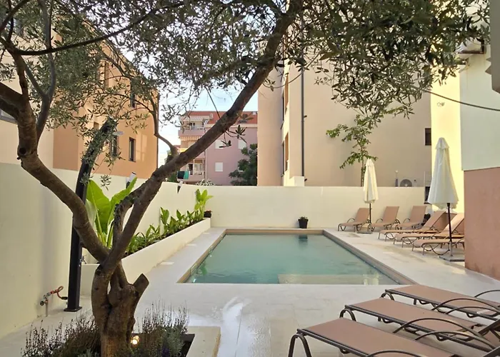 Zadar, The Florens - Near The With The New Pool & Garden, Bbq And Kids Playground Appartement Zadar